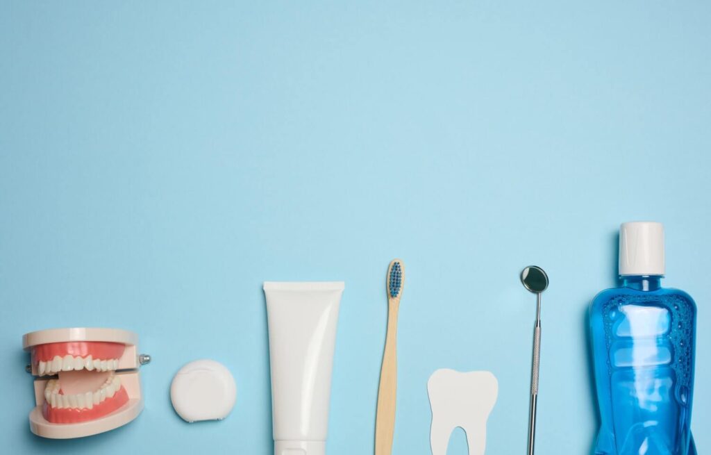 Mundhygiene bei Zahnfistel-Behandlung zur Unterstützung der Heilung und Vorbeugung von Entzündungen